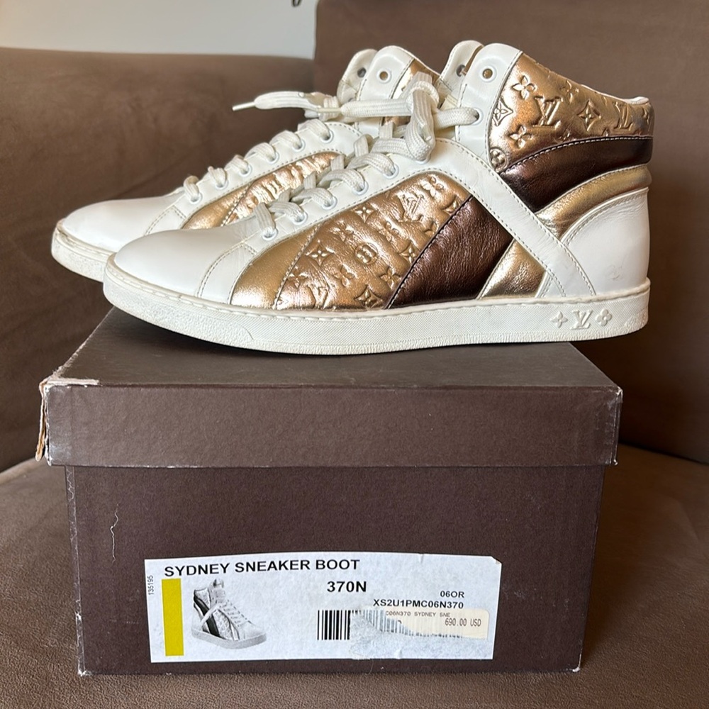 Louis Vuitton Sydney sneaker boot 37